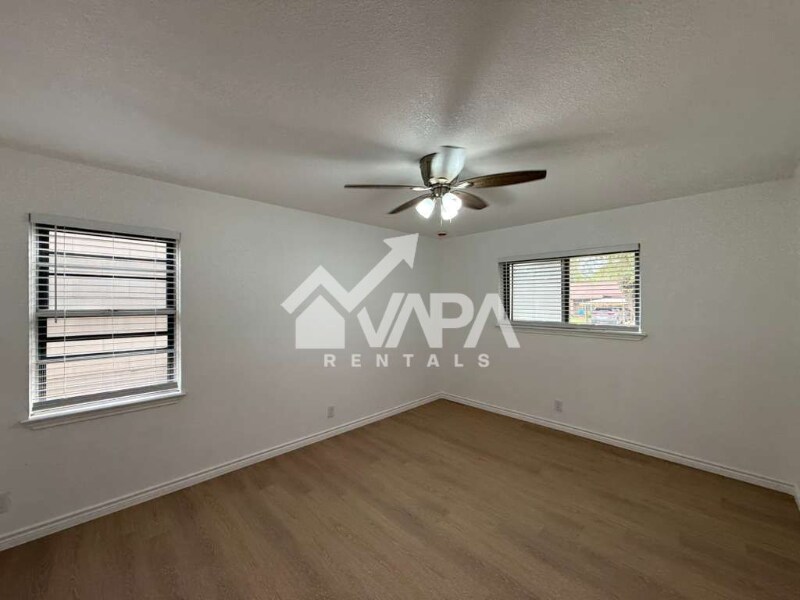 Building Photo - 4351 Sun Vista Ln