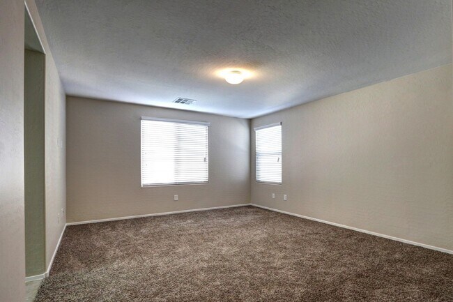 Building Photo - 7680 Lots Hills Dr