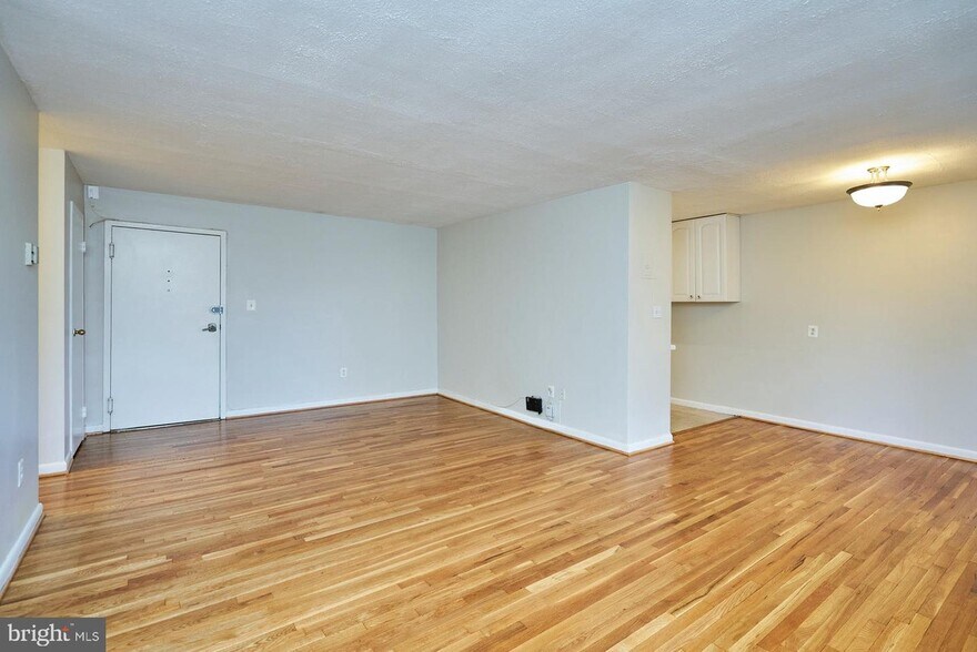 Building Photo - 2016 N Adams St