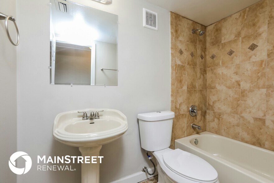 Building Photo - 6303 Oren Ct