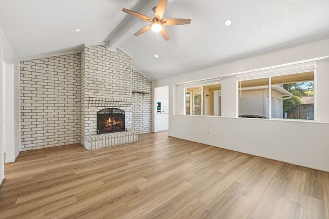 Building Photo - 25407 Lancewood Dr