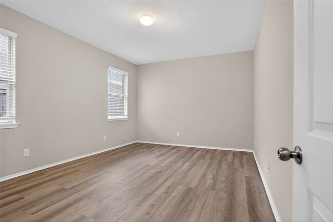 Building Photo - 16817 Pink Wintergreen Dr