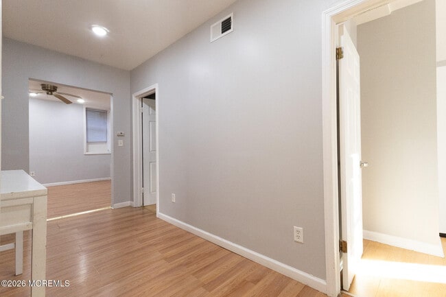 Building Photo - 158 Terrace Ave