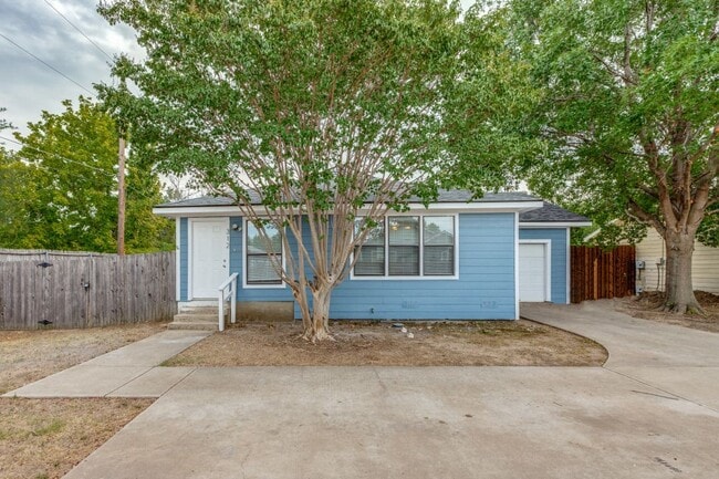 Building Photo - 312 Mockingbird Ln