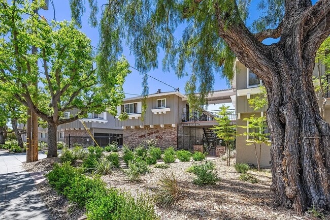 Building Photo - 220 Ventura Ave