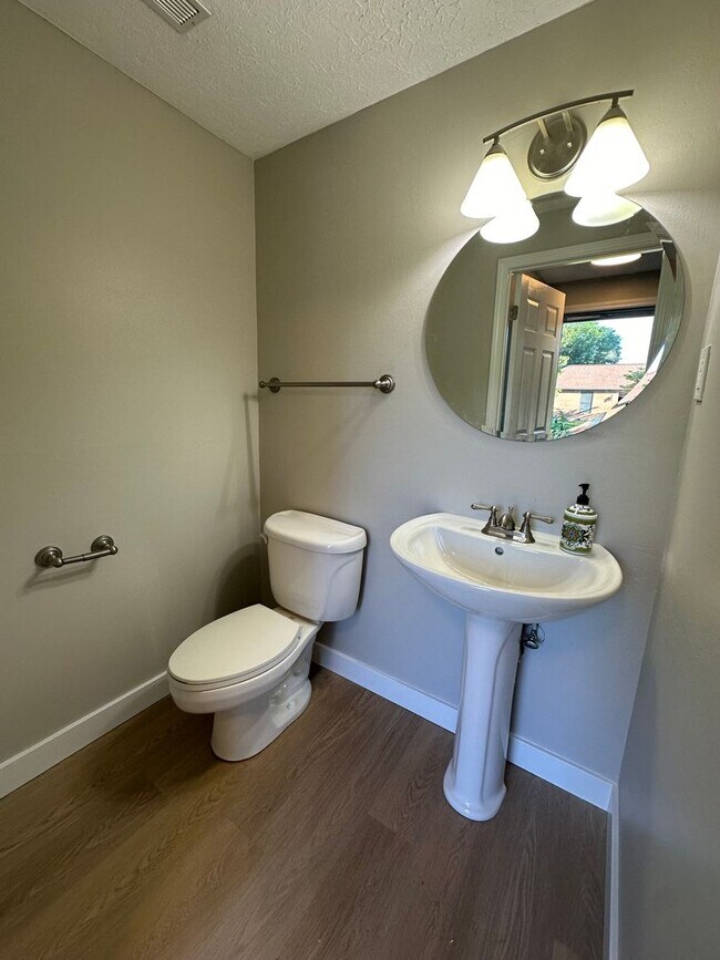 Building Photo - 3BR/2.5BA Townhome for Rent in Middletown - Recently Renovated!