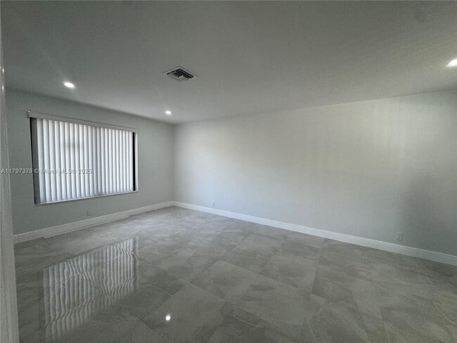 Building Photo - 10055 SW 135th St