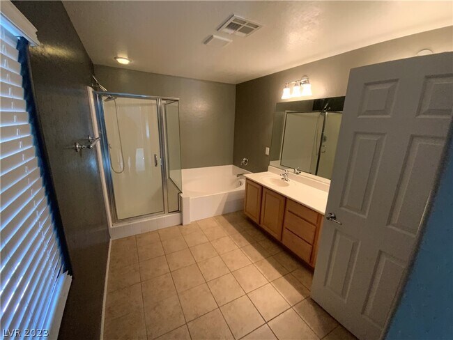 Building Photo - 6845 Sigri St