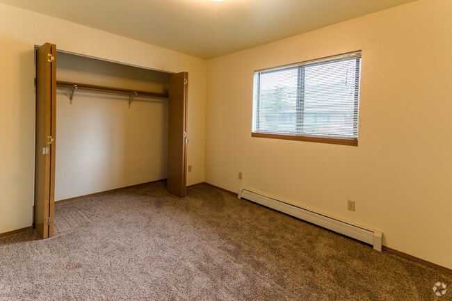 1BR, 1BA - 515 SF - Arctic Gardens