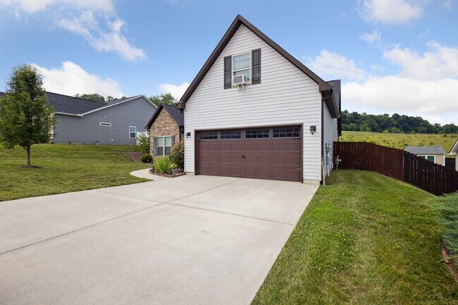 Building Photo - 1563 Hammett Rd