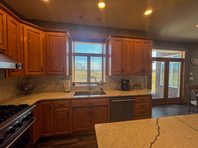 Building Photo - Single Family Home in Moorhead!