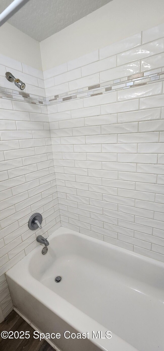 Building Photo - 8708 Jasmine Ct