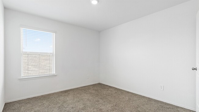 Building Photo - 14040 Thunder Pnes Dr