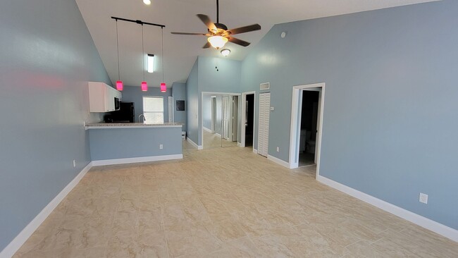 Building Photo - Winter Park Condo: 2 bed/ 2 bath AVAILABLE...