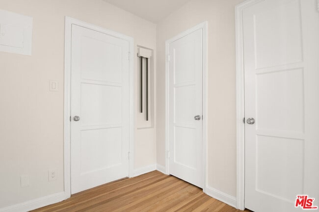 Building Photo - 405 Shirley Pl