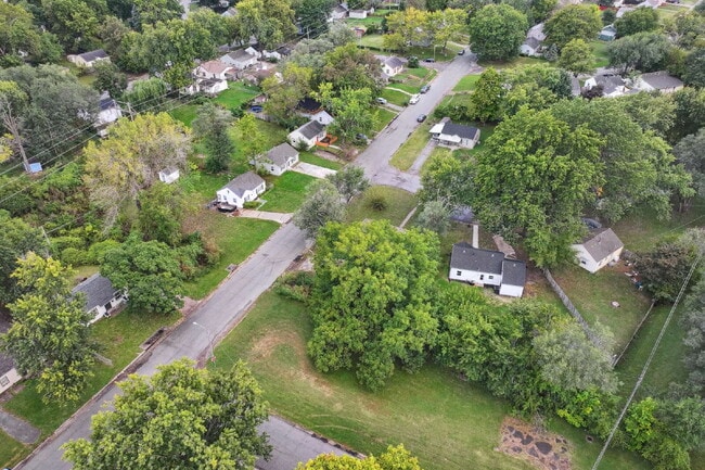 Building Photo - Charming 2 Bedroom, 2 Bath with Extra Loft Space Available Now!