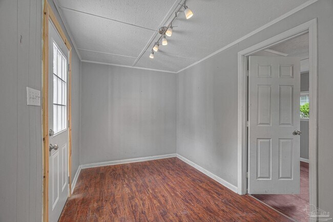 Building Photo - 3211 Torres Ave