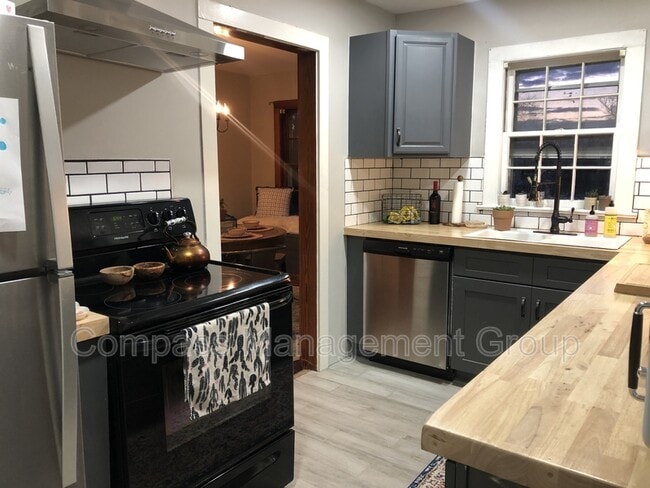 Building Photo - 3608 S Haven Rd