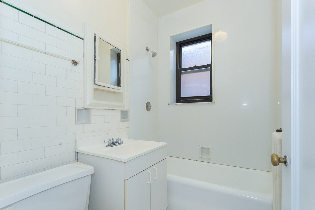 Building Photo - 340 Park Ave