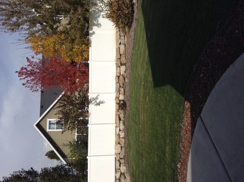 Building Photo - 488 2670 W