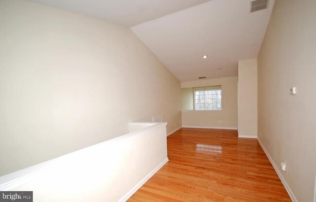 Building Photo - 31 Maidenhead Rd