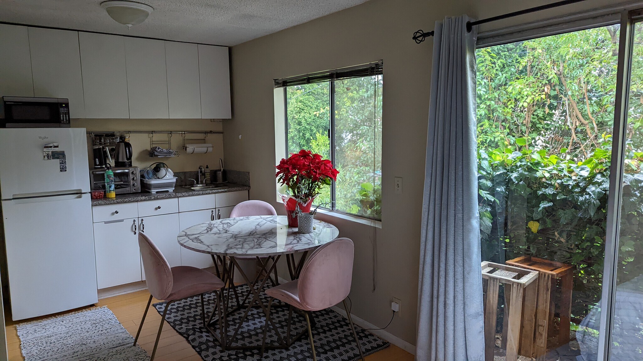 Building Photo - 836 N La Jolla Ave