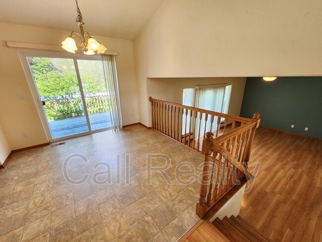 Building Photo - 916 Rees Ln