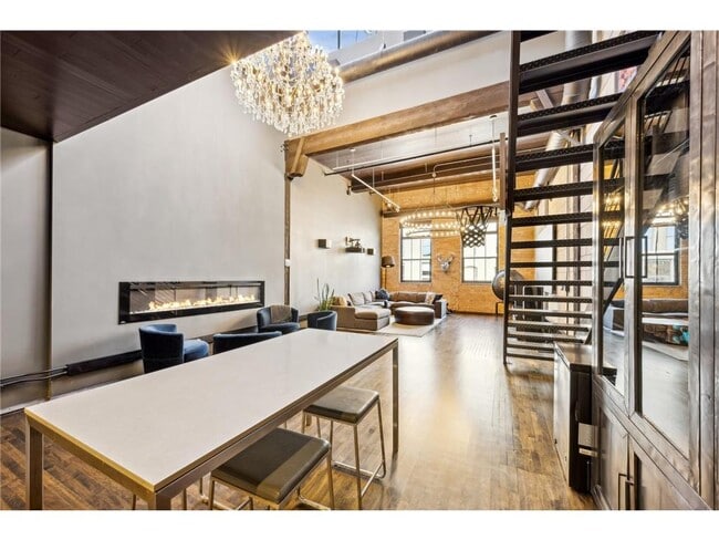 Building Photo - 801 N Washington Ave