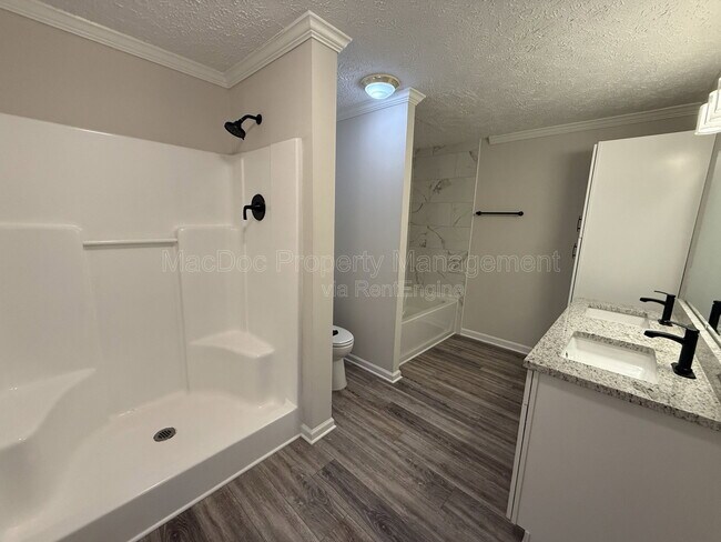 Building Photo - 10504 Benchmark Rd