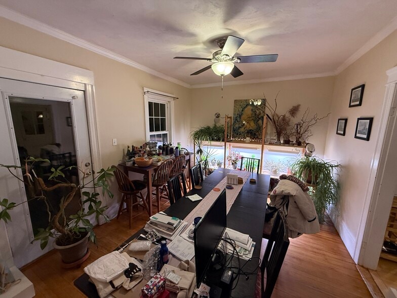 Building Photo - 304 Lake Ave