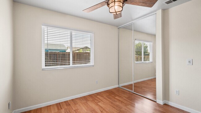 Building Photo - 1623 Oneel Dr