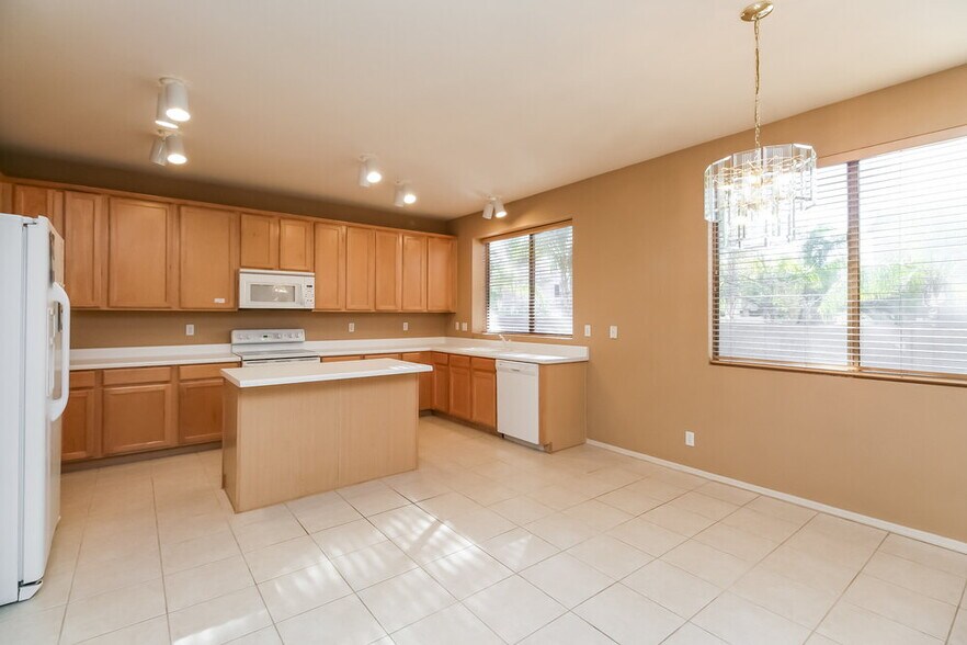 Building Photo - 9435 E Lompoc Ave