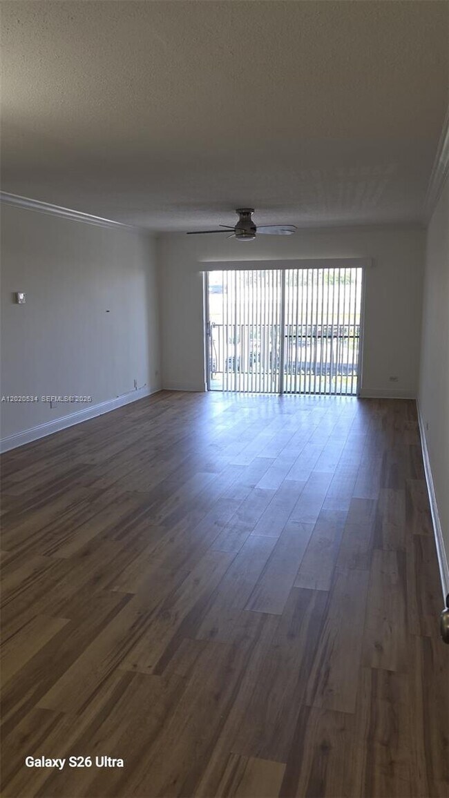 Building Photo - 8107 SW 72nd Ave