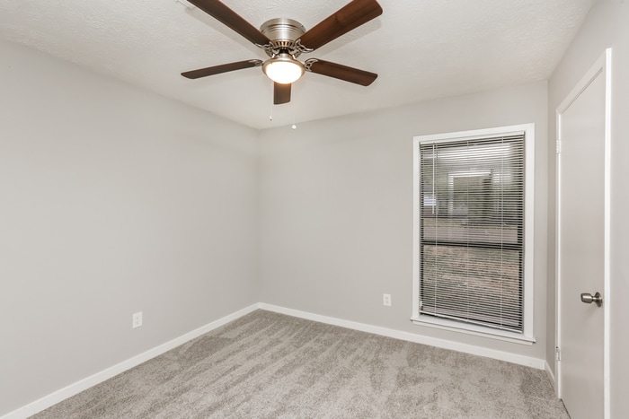 Building Photo - 2028 Gloria Dr