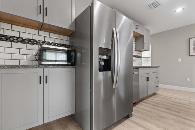 Building Photo - 1815-1812 12th St S