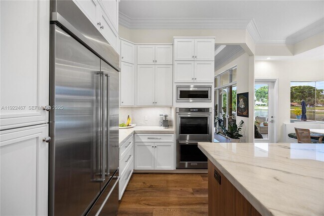 Building Photo - 2589 Mayfair Ln