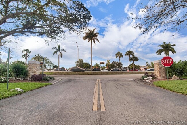 Building Photo - 6890 Royal Palm Blvd