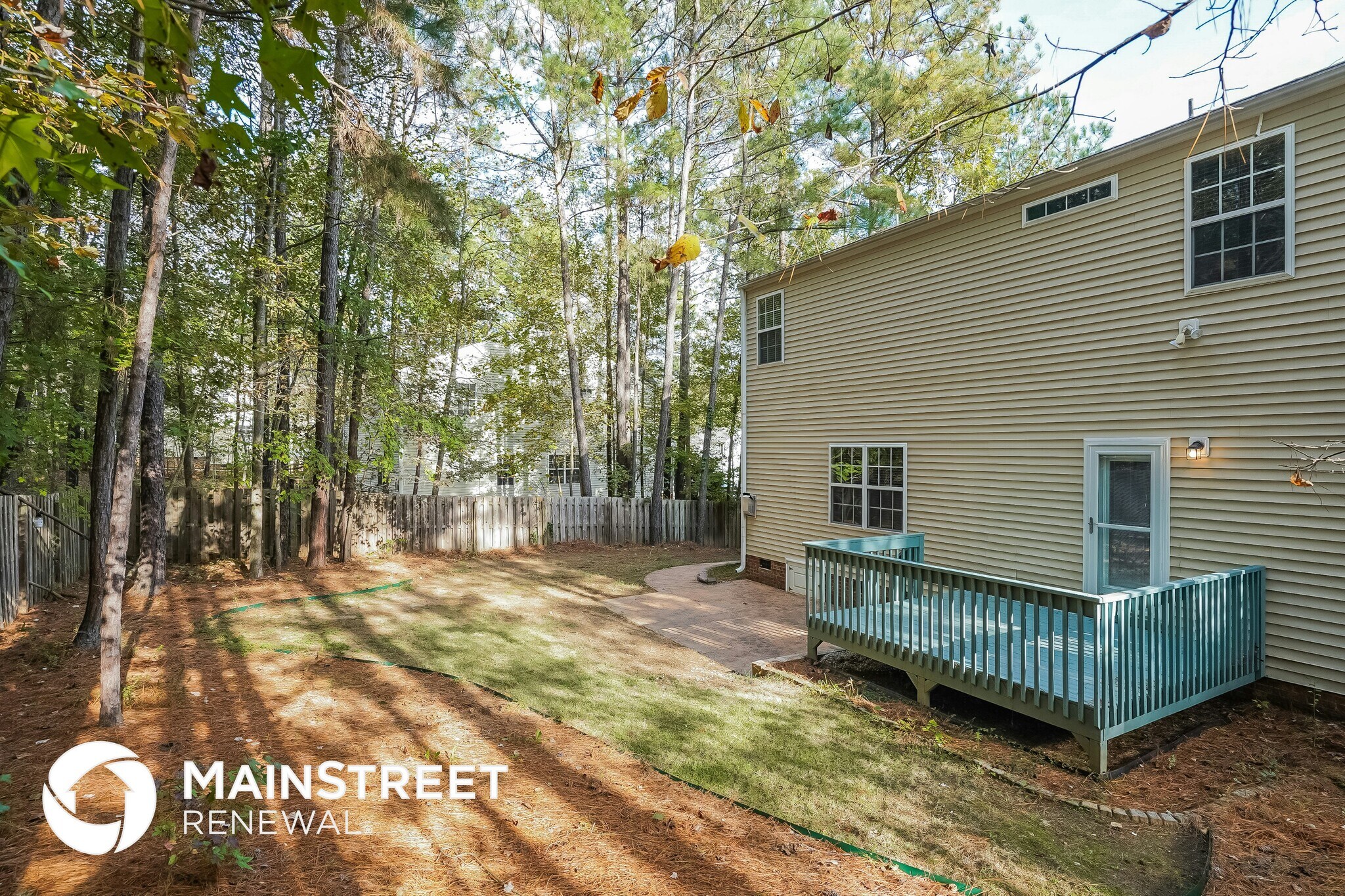 Building Photo - 235 River Hills Dr