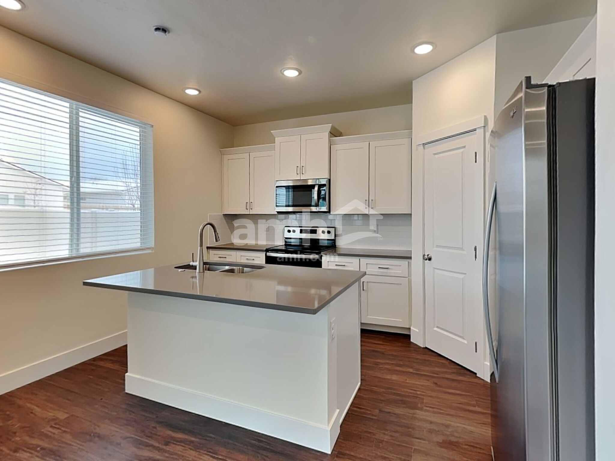 Building Photo - 11468 W Mesquite St