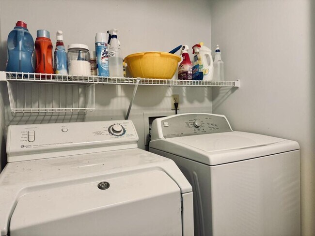 Building Photo - 3661 Forest Glen Trail