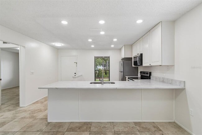 Building Photo - 2945 Grove Wood Blvd