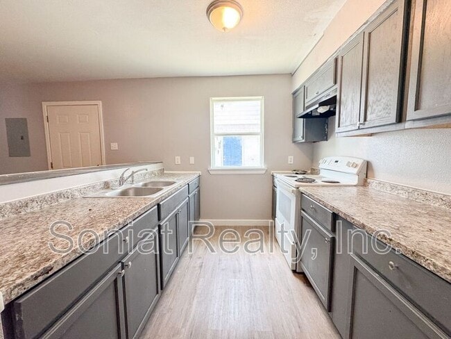Building Photo - 7760 N Coronet Ct