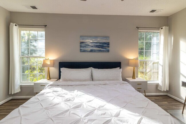 Building Photo - 9 Walthour Cove