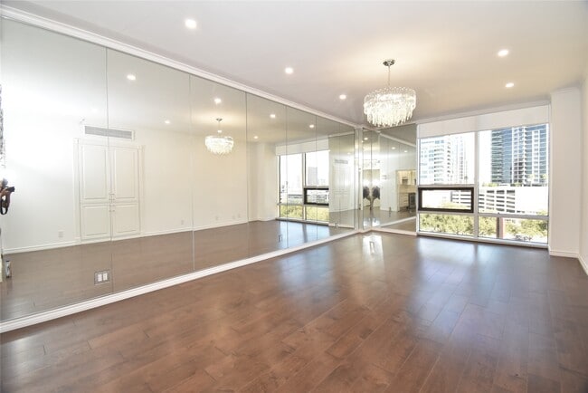 Building Photo - 5110 San Felipe St