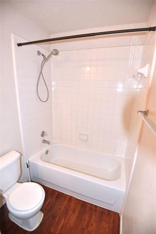Building Photo - 9700 Summer Dr