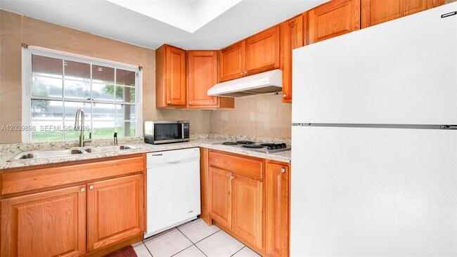Building Photo - 14780 SW 139th Ct