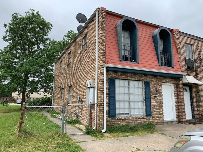 Building Photo - 8532-34 Deerfield Dr.