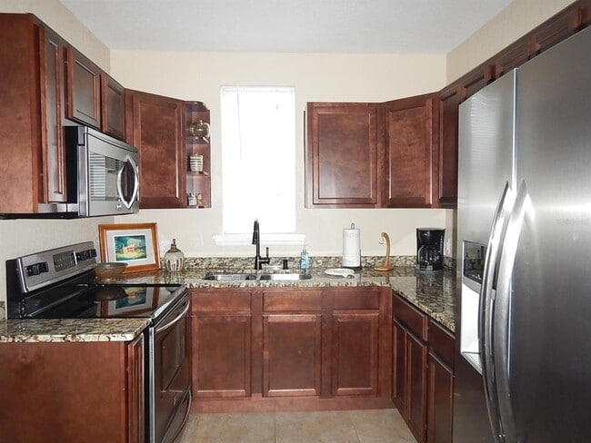 Building Photo - 16909 Franklin Ave