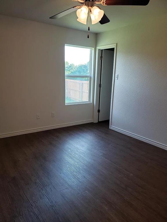 Building Photo - 895 B Twin Oaks Dr