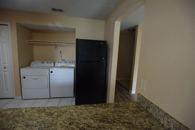 Building Photo - 2401 Barley Club Ct